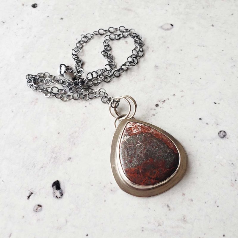 Colgante con piedra