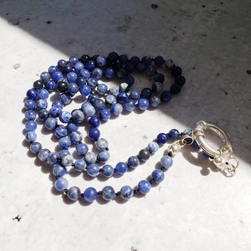 Collar hilado largo con piedras - Imagen 3